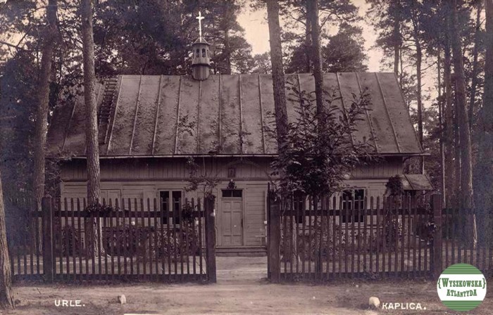 Kaplica w Urlach, ok. 1913. Poczt. ze zb. grupy Miejscowi łowcy